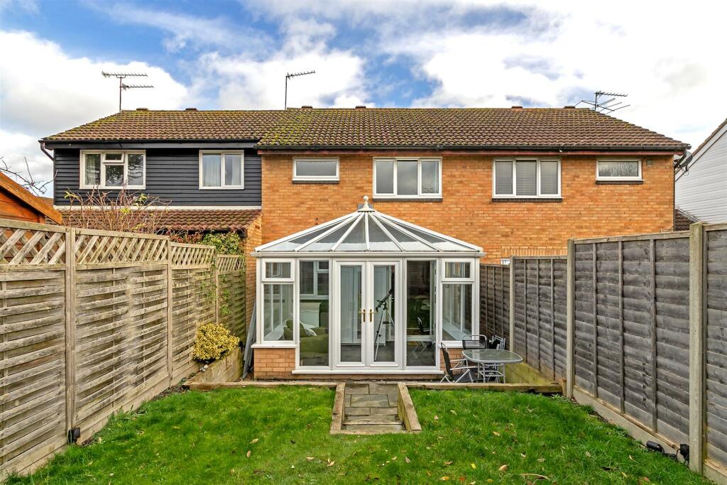 Additional property image - Beverley Gardens, St. Albans