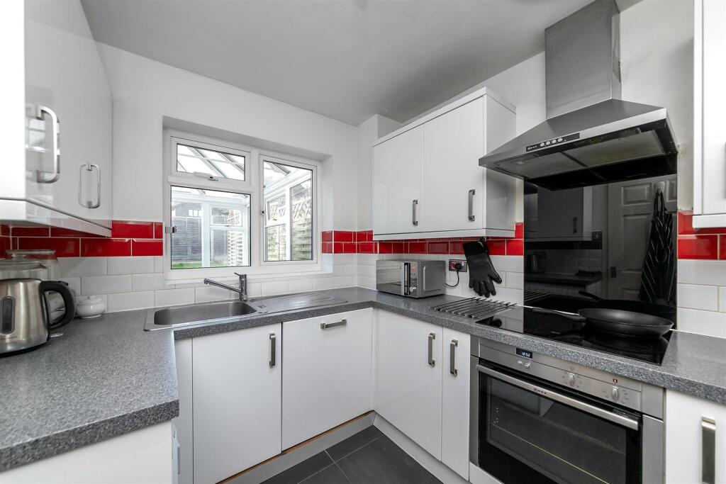 Additional property image - Beverley Gardens, St. Albans