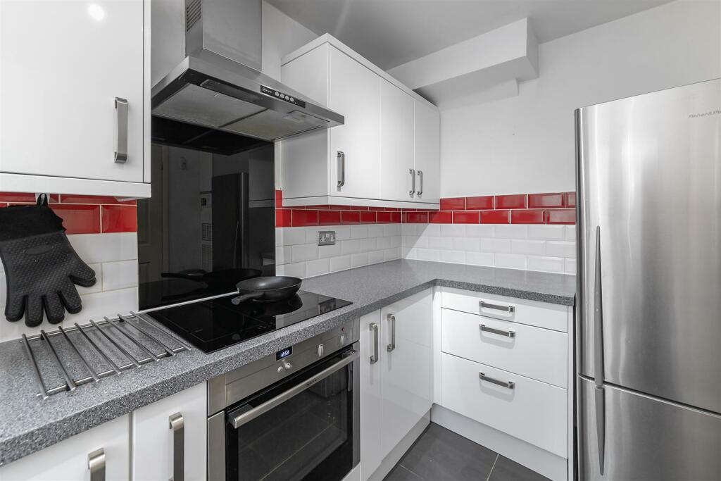 Additional property image - Beverley Gardens, St. Albans