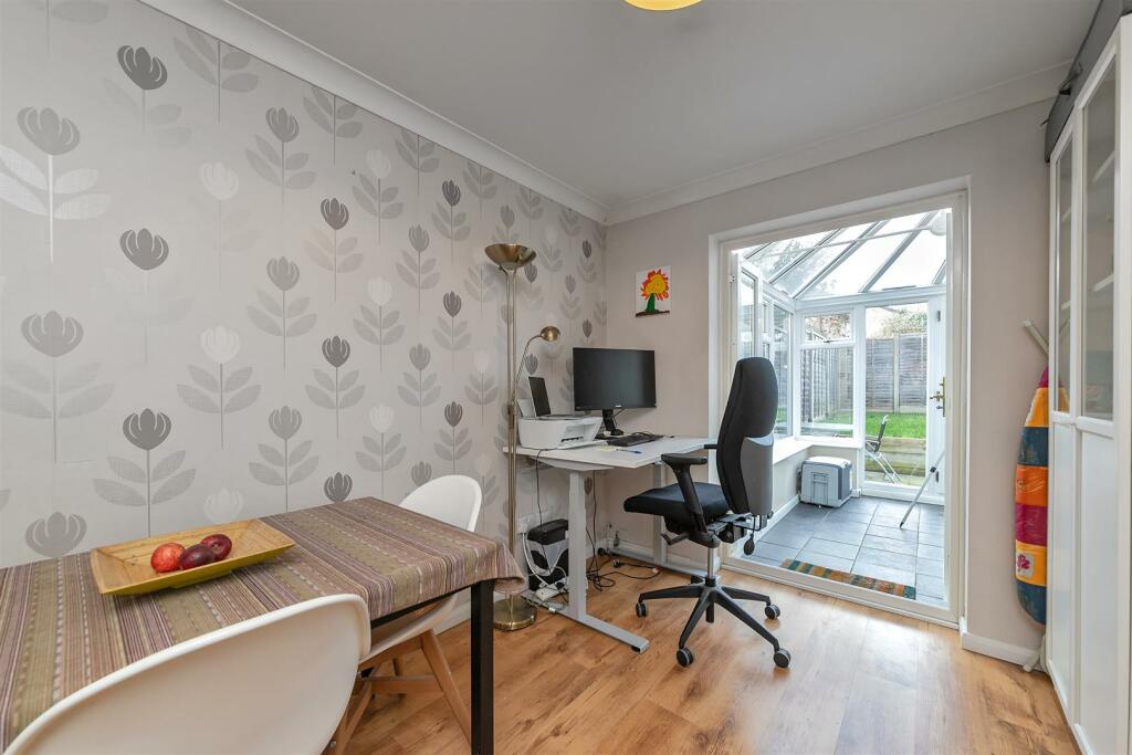 Additional property image - Beverley Gardens, St. Albans
