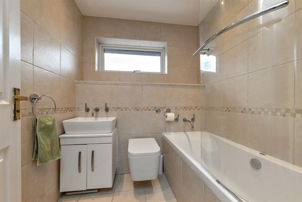 Additional property image - Beverley Gardens, St. Albans