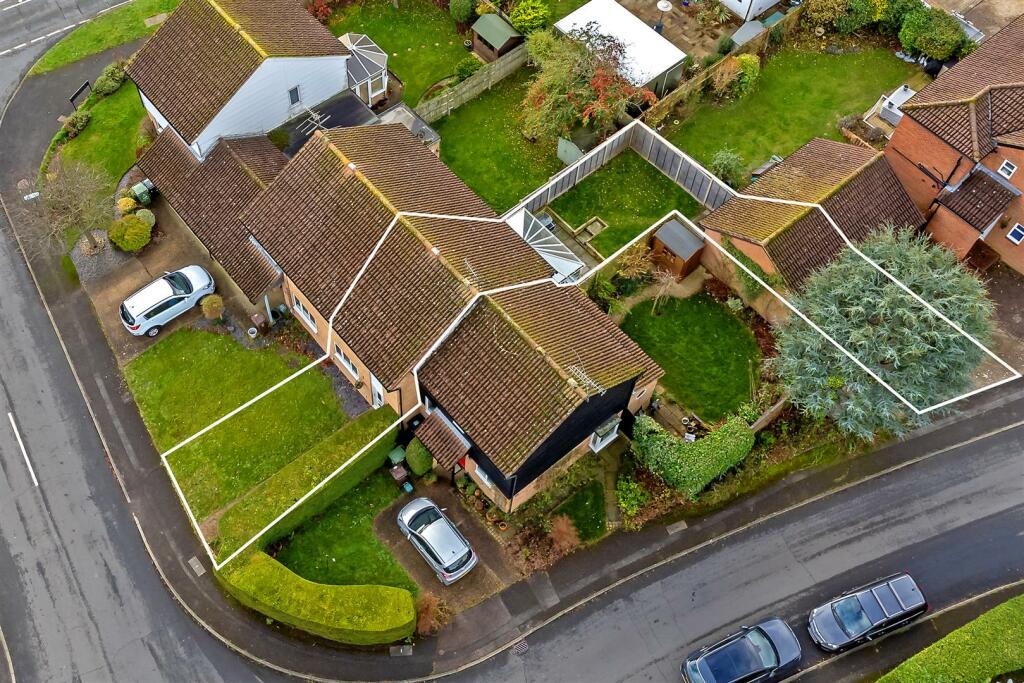 Additional property image - Beverley Gardens, St. Albans