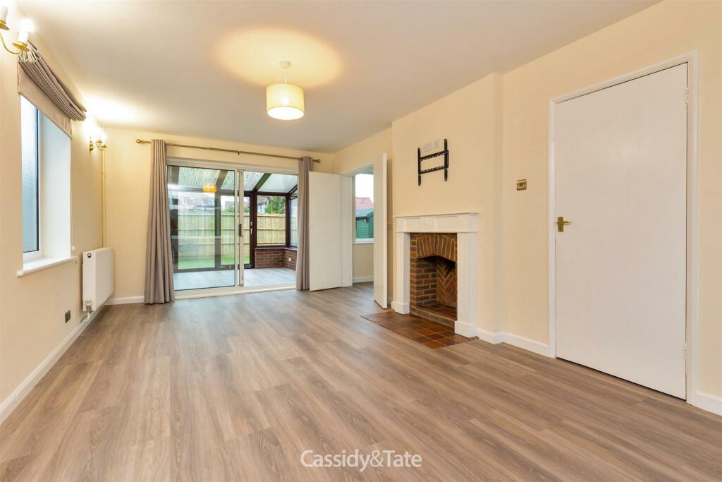 Additional property image - Oaklands Lane, Smallford