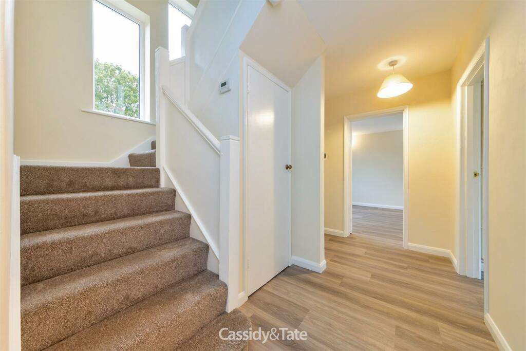 Additional property image - Oaklands Lane, Smallford