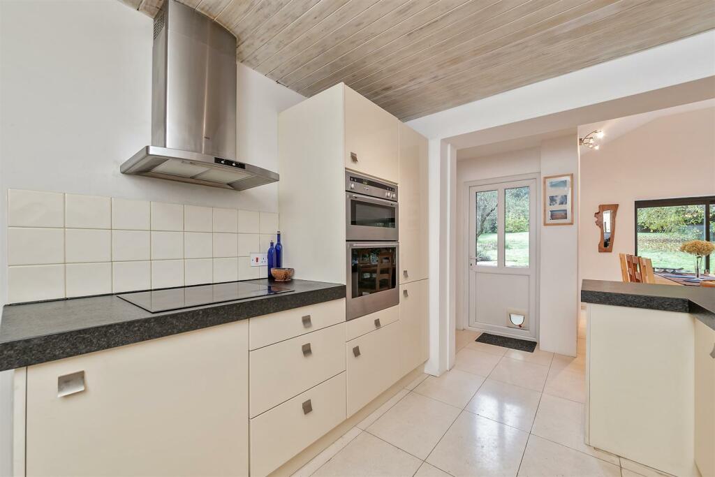 Additional property image - St. Albans Road, Sandridge, St. Albans