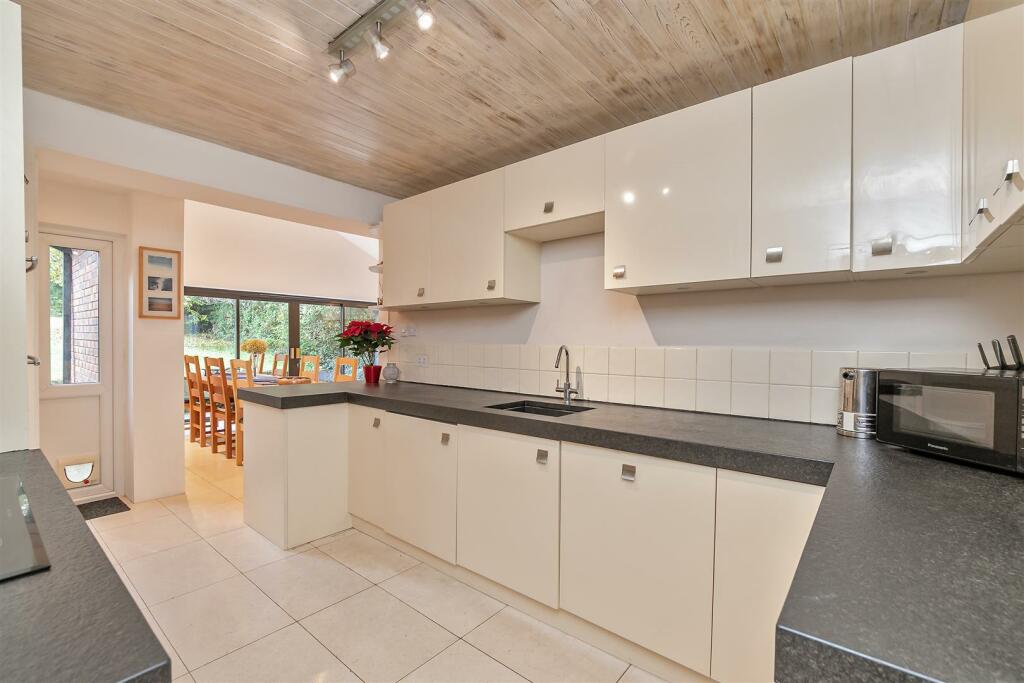 Additional property image - St. Albans Road, Sandridge, St. Albans
