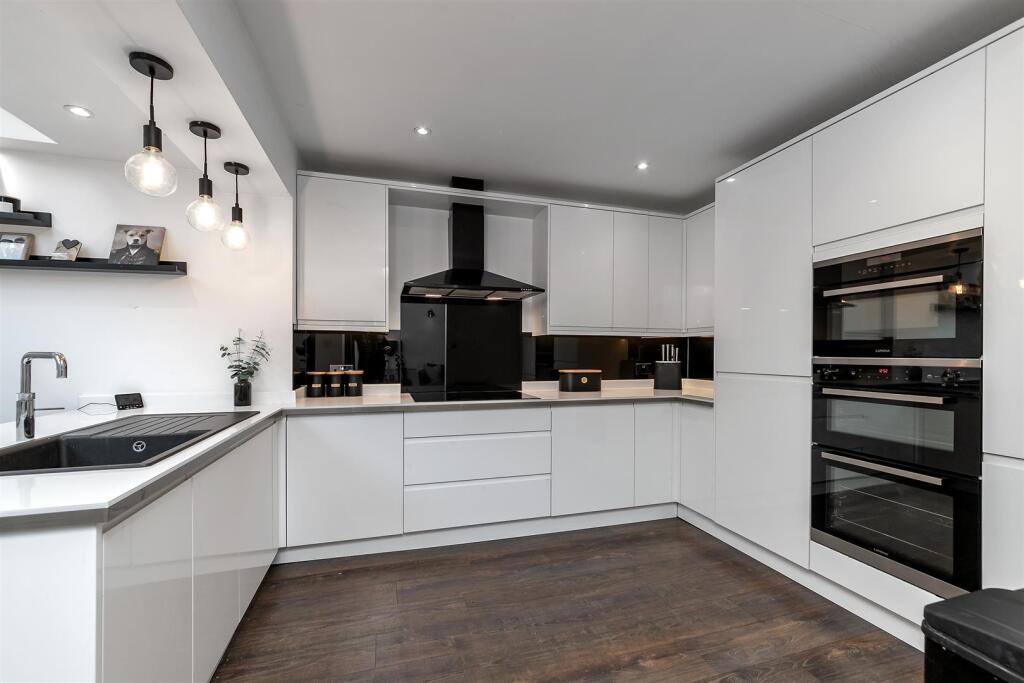 Additional property image - High Street, Sandridge, St. Albans