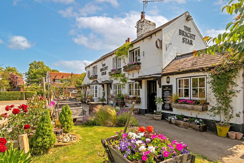 Main image of property: The Green, Peters Green,