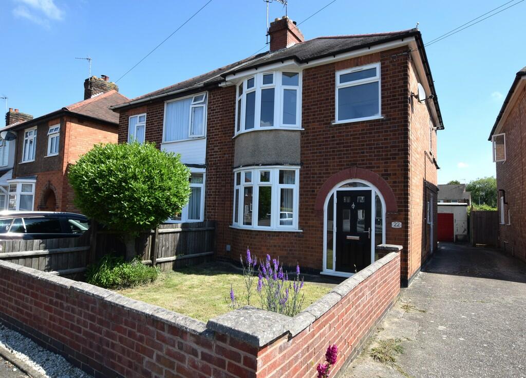 3 bedroom semidetached house for sale in Netherley Road, Hinckley, LE10