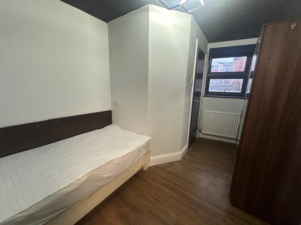 Main image of property: The Annex, 1 Gordon Street room 14