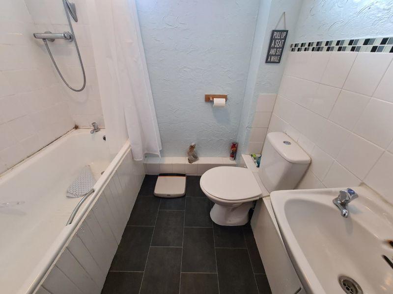 2 bedroom flat for sale in Newlyn Drive, Cramlington, NE23