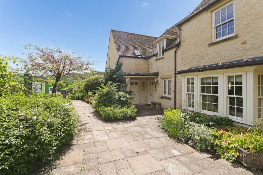 3 bedroom retirement property for sale in Stroud Road, Painswick, GL6