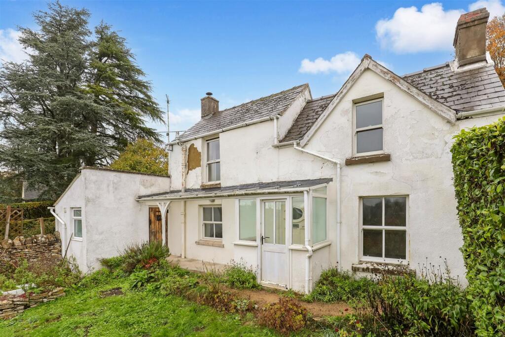 Main image of property: Pinfarthings Amberley, Stroud