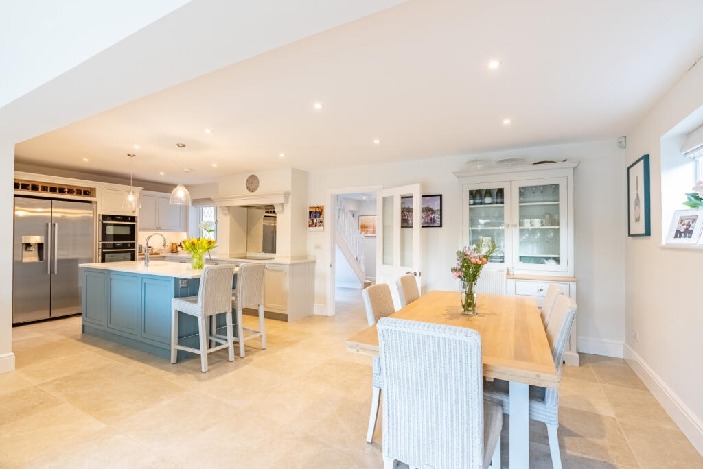 5 bedroom detached house for sale in Beech Way, Wheathampstead, St