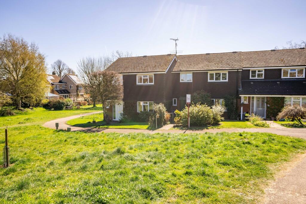 Main image of property: Parkfield Crescent, Kimpton, Hitchin, Hertfordshire, SG4