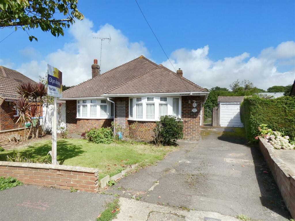 2 bedroom detached bungalow for sale in Fircroft Crescent, Rustington, BN16