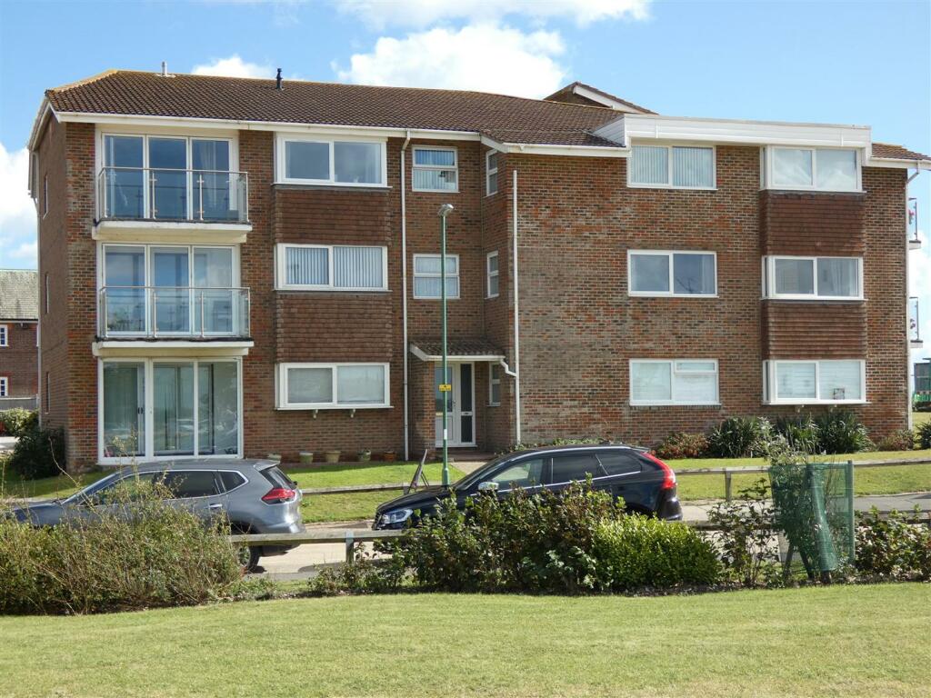 2 bedroom apartment for sale in Emmabrook Court, Sea Road, Rustington, BN16