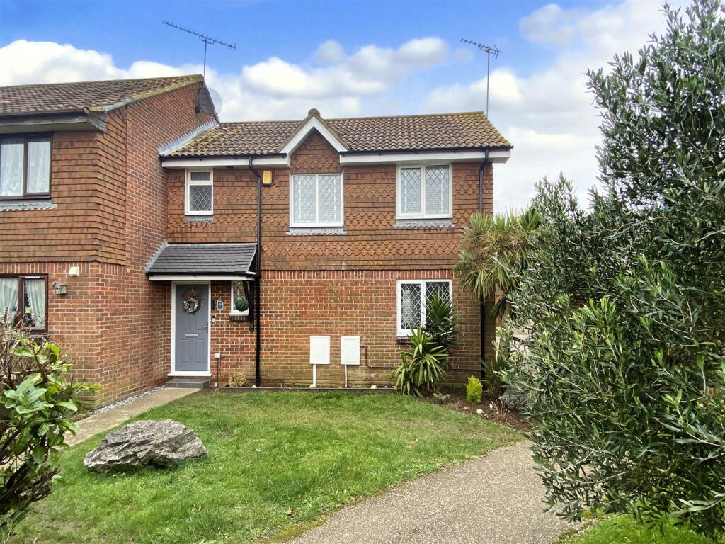 3 bedroom end of terrace house for sale in Ascot Way, Rustington, BN16