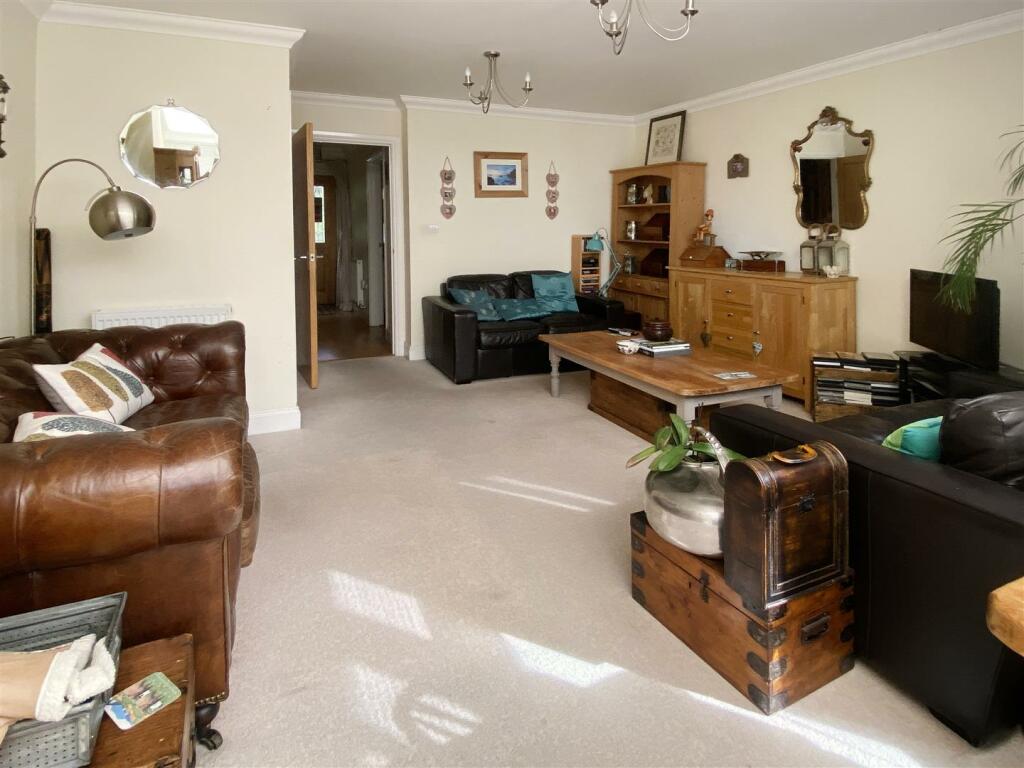 Additional property image - Elm Farm Cottages, Old Manor Road, Rustington
