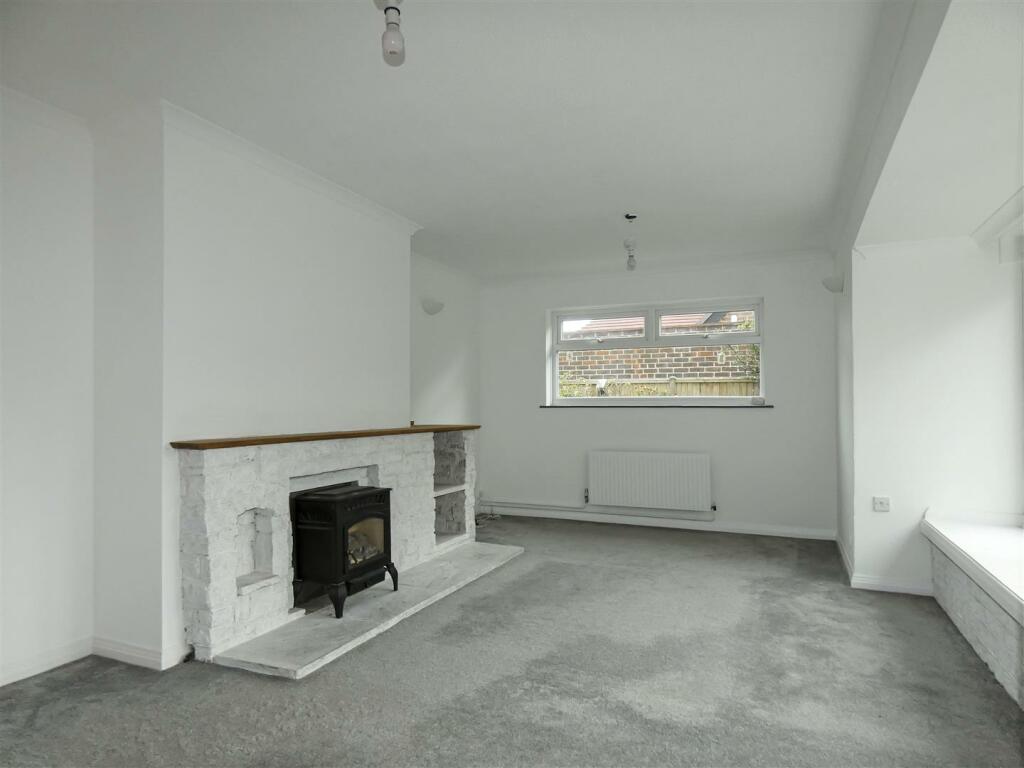 Additional property image - Meadway, Sea Estate, Rustington