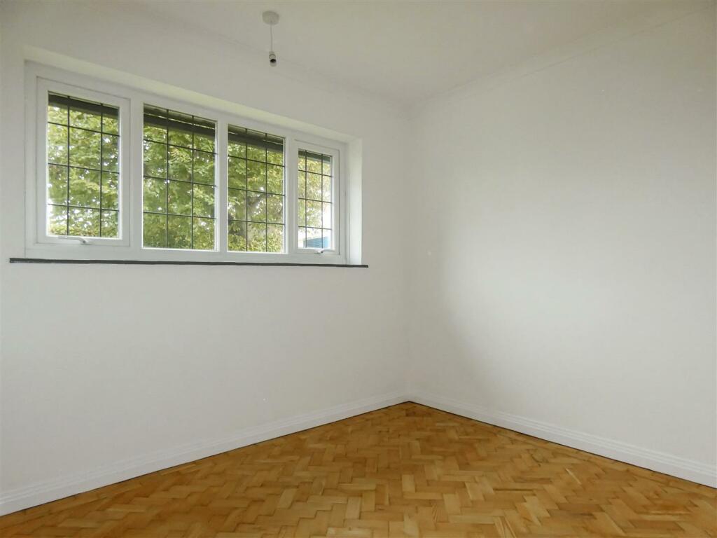 Additional property image - Meadway, Sea Estate, Rustington