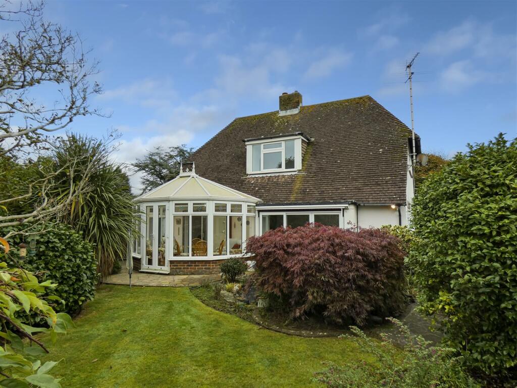Additional property image - Meadway, Sea Estate, Rustington