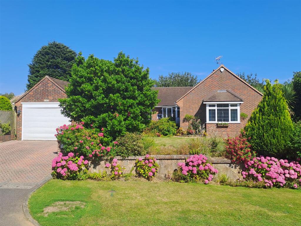 Main image of property: The Avenals, Angmering