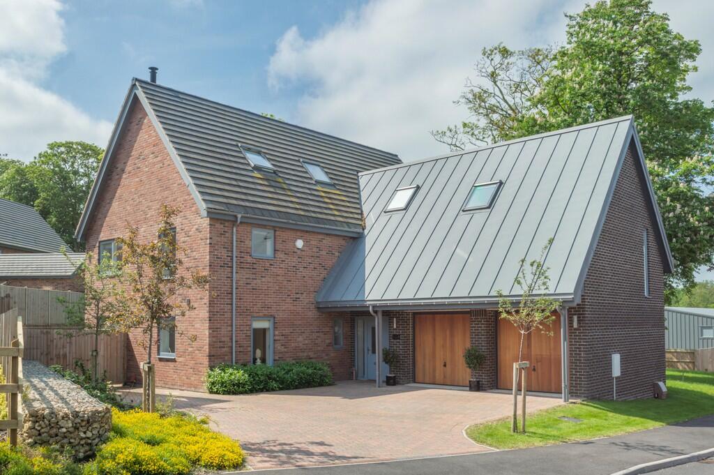 5 bedroom detached house for sale in Kentford, Newmarket, CB8