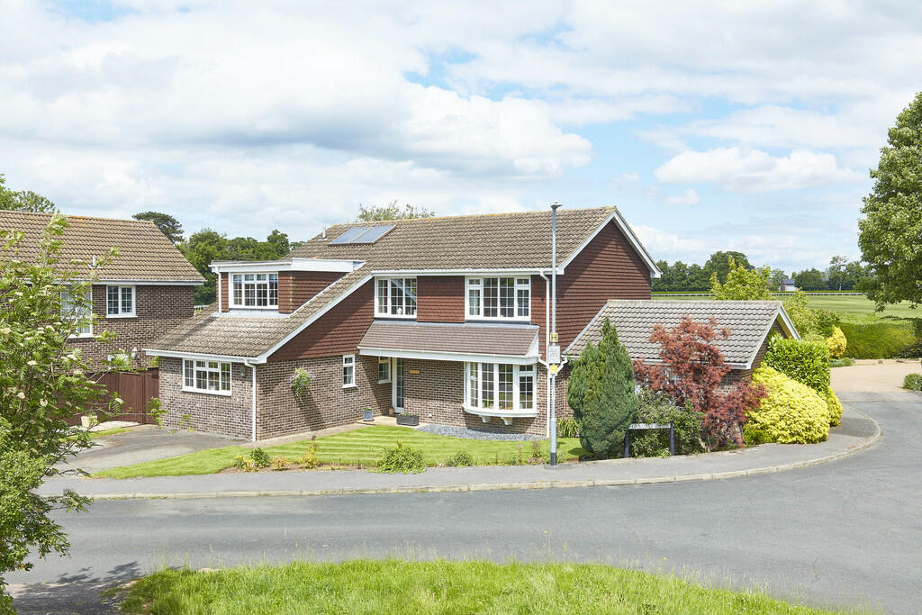Additional property image - Newmarket, Suffolk