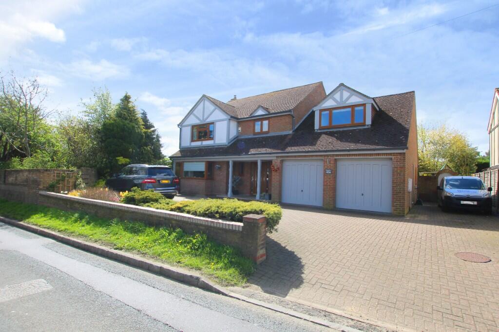 4 bedroom detached house for sale in Bedford Road, Moggerhanger MK44