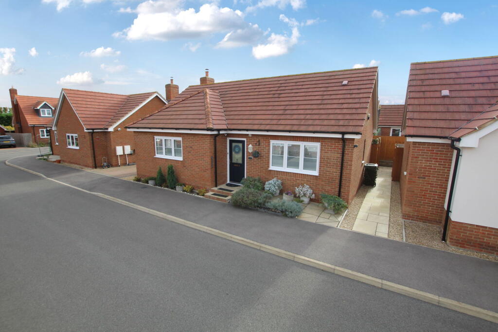 Main image of property: Walnut Close, Blunham, Bedfordshire, MK44 3NB