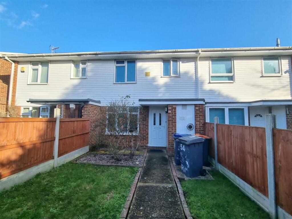 4 bedroom terraced house for rent in Rushmead Close, Canterbury, CT2