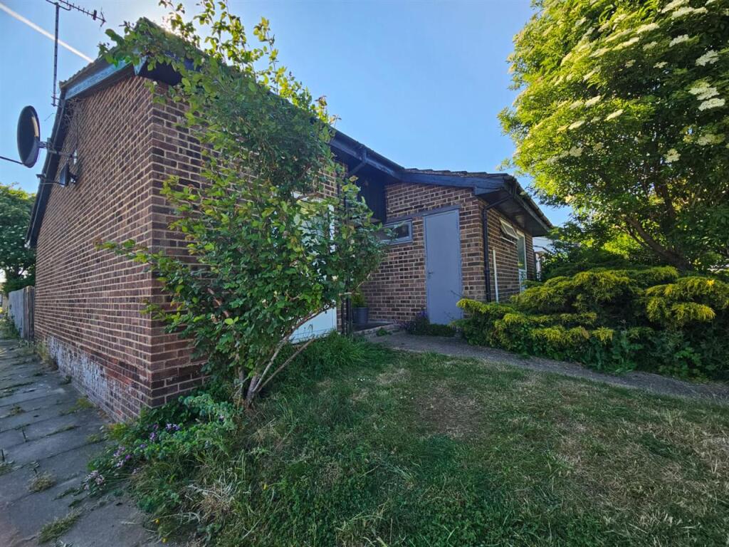 Main image of property: Kemsing Gardens, Canterbury
