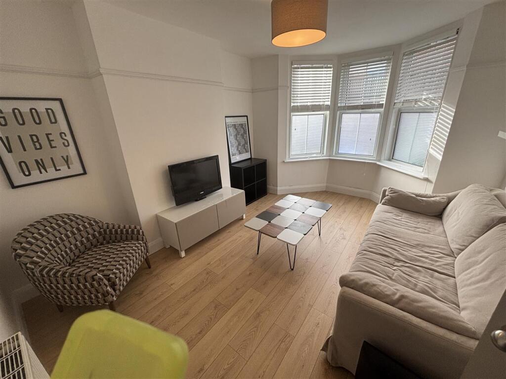 Main image of property: North Holmes Road, Canterbury