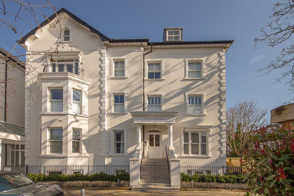 Main image of property: Oak Hill Road, Surbiton, KT6