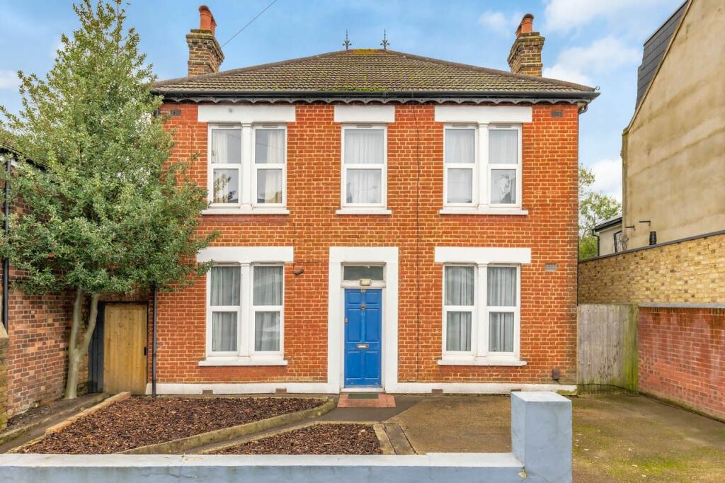 Main image of property: Brightwell Crescent, London, SW17 9AE