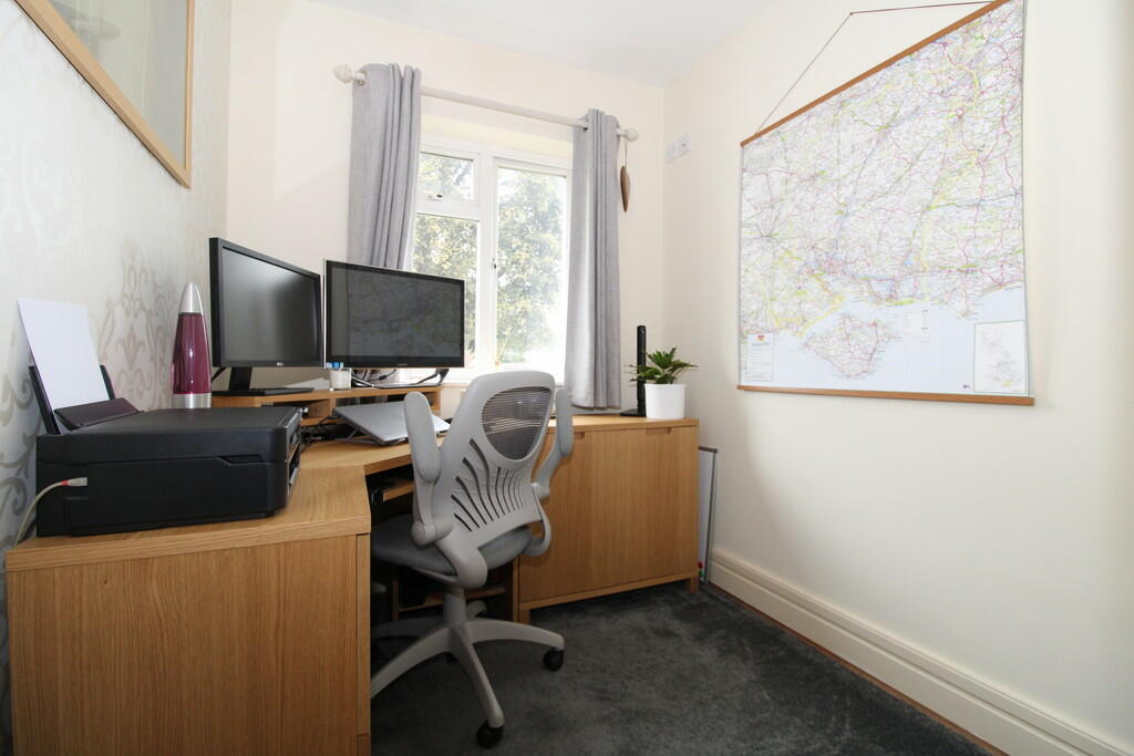 5 bedroom detached house for sale in Clockhouse Lane, Ashford, TW15