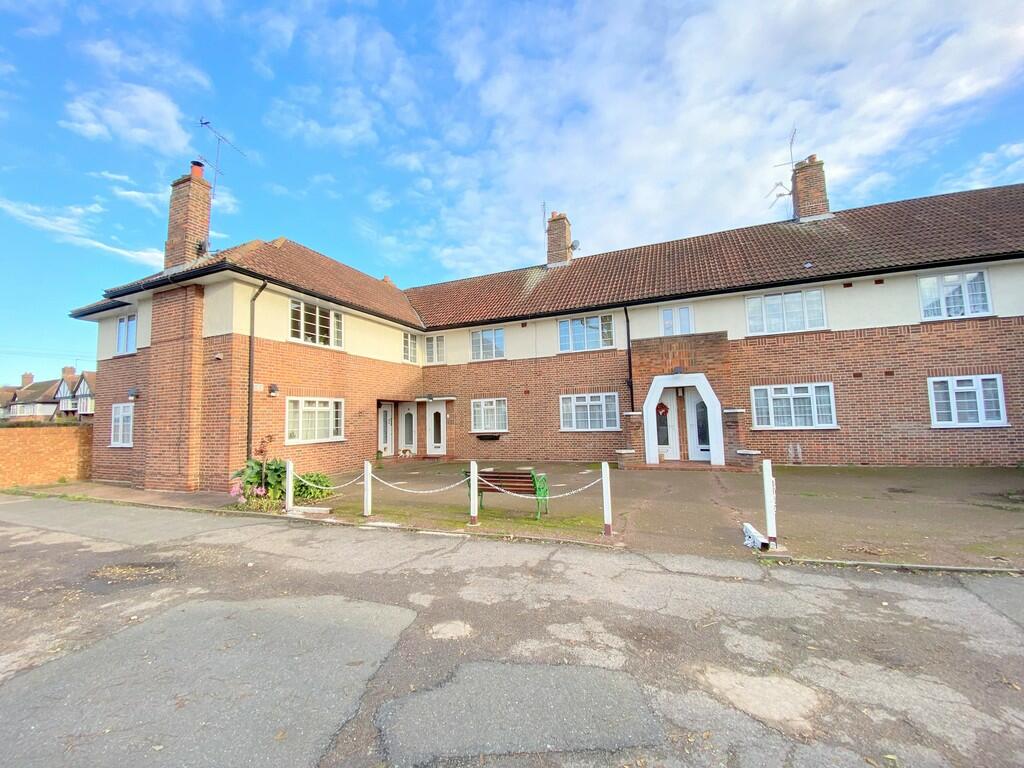 3 bedroom for sale in Greenview Court, Village Way, Ashford
