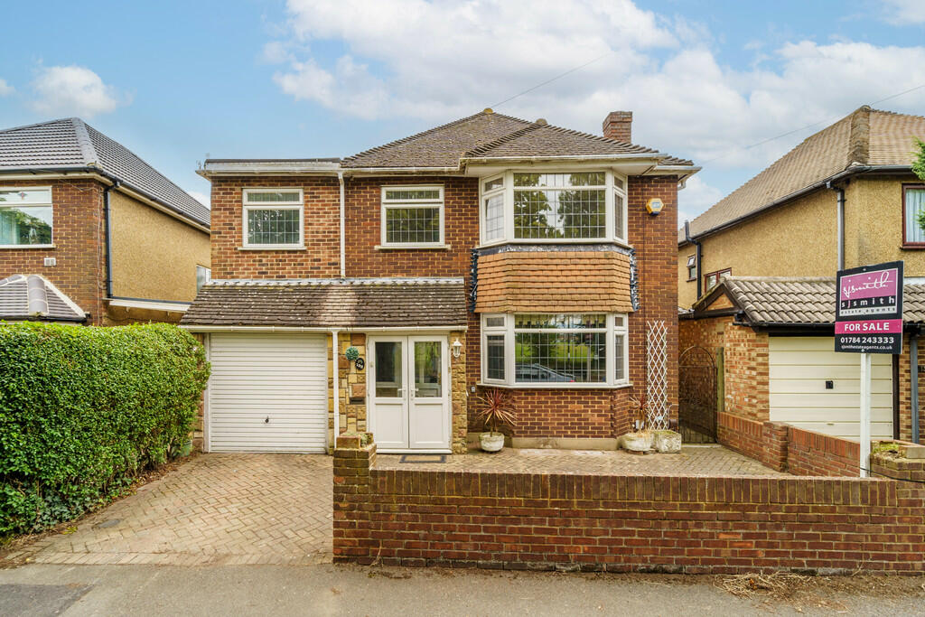 4 bedroom detached house for sale in Long Lane, Stanwell, TW19