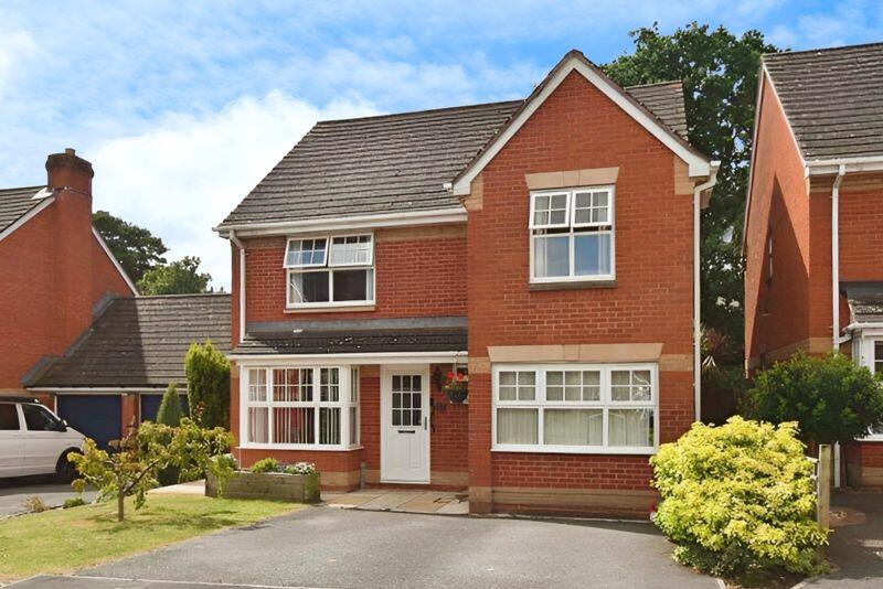4 bedroom detached house for sale in Knights Crescent, Exeter, EX2