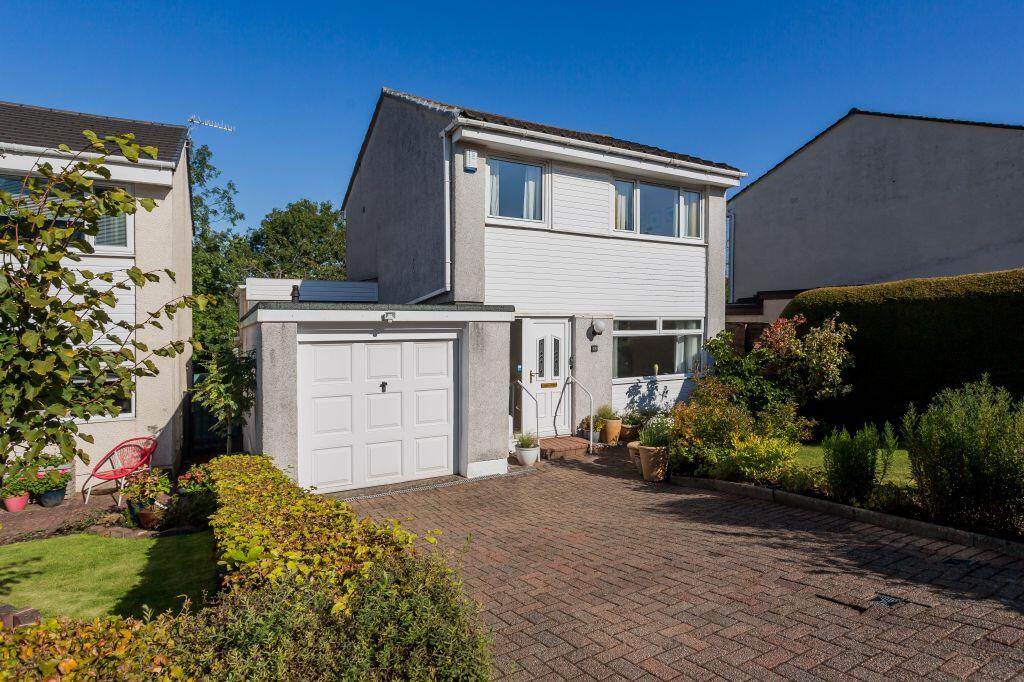 Main image of property: 28 Ballater Drive, Paisley, PA2 7SH