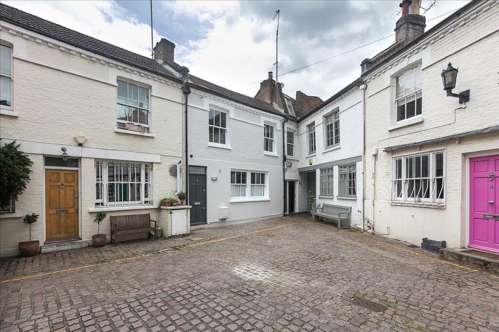 2 bedroom mews property for sale in Golborne Mews, Notting Hill, W10