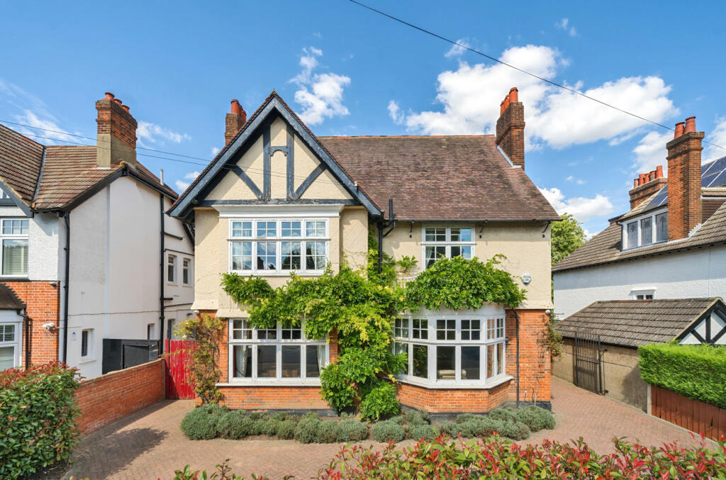 7 bedroom detached house for sale in London Lane, Bromley, BR1