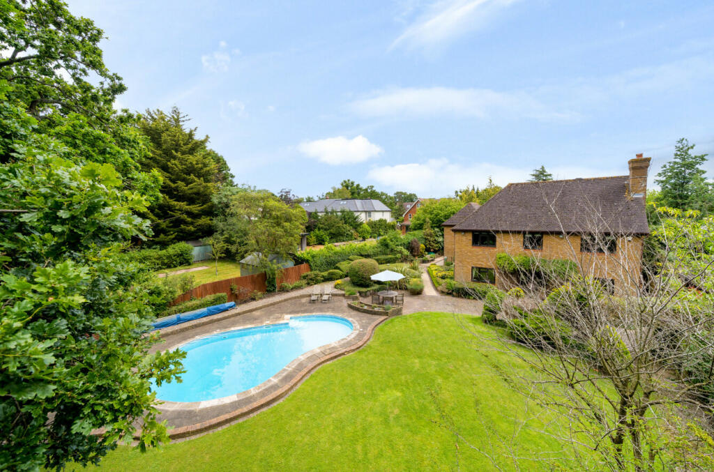 Additional property image - Fairway Gardens, Beckenham, BR3