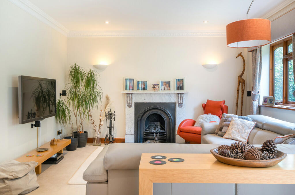 Additional property image - Fairway Gardens, Beckenham, BR3