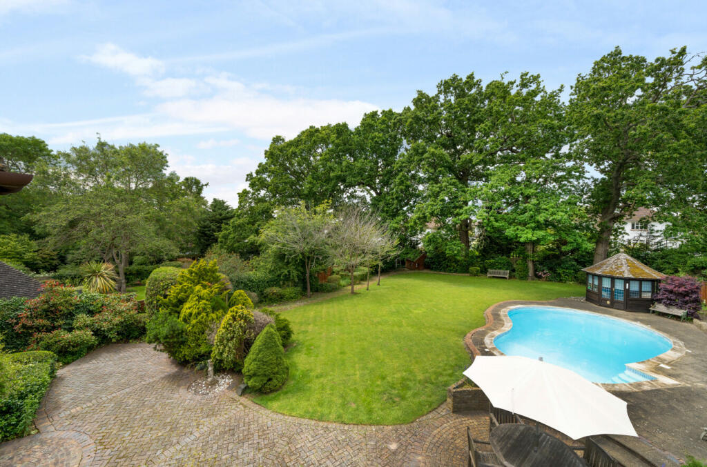 Additional property image - Fairway Gardens, Beckenham, BR3