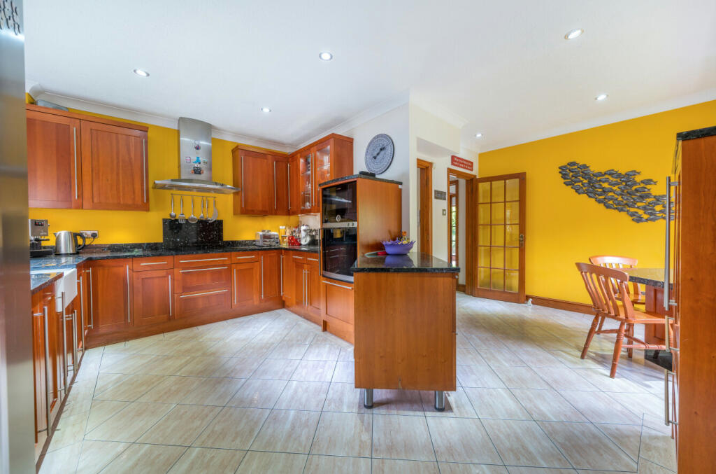Additional property image - Fairway Gardens, Beckenham, BR3