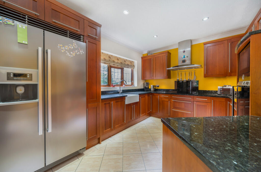 Additional property image - Fairway Gardens, Beckenham, BR3