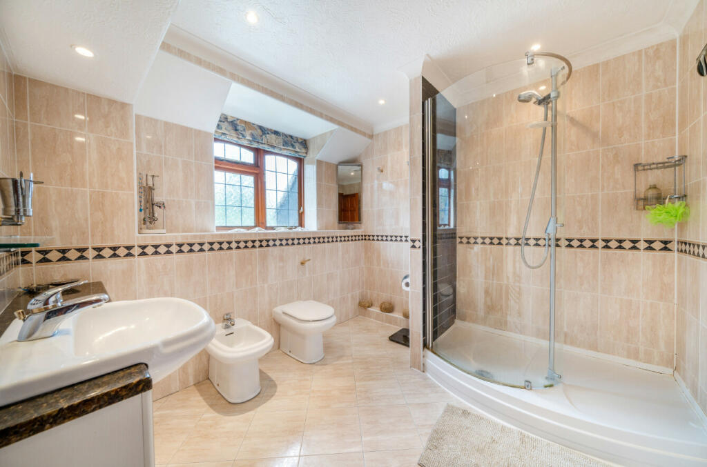 Additional property image - Fairway Gardens, Beckenham, BR3