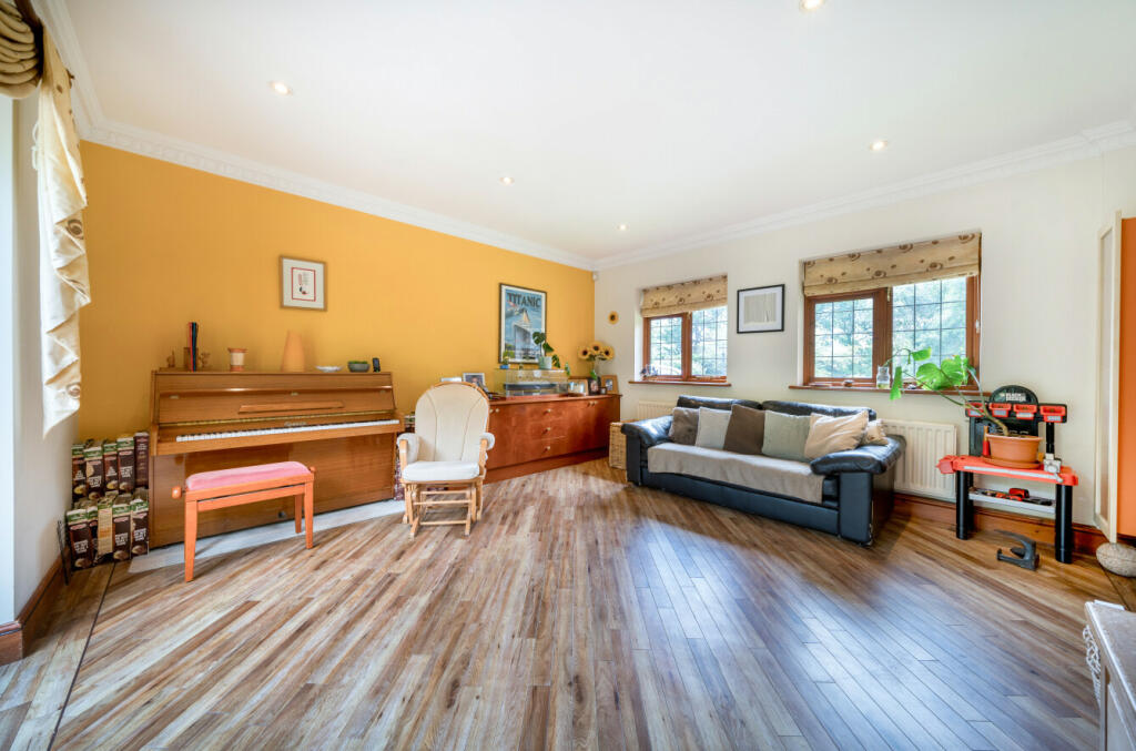 Additional property image - Fairway Gardens, Beckenham, BR3